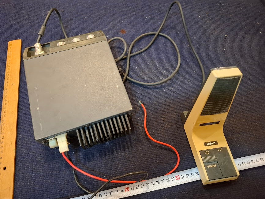 Old radio walkie-talkie with external microphone [INS10763] *for Israel local market only