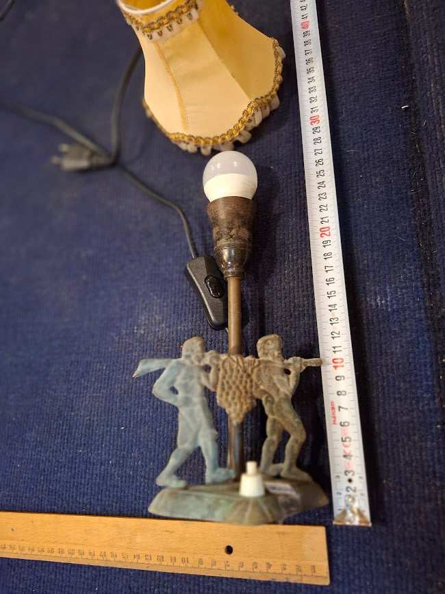 Israeli table lamp with images of spies with grapes [ISR10358]