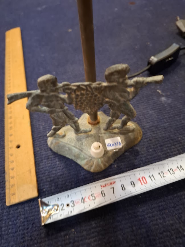 Israeli table lamp with images of spies with grapes [ISR10358]