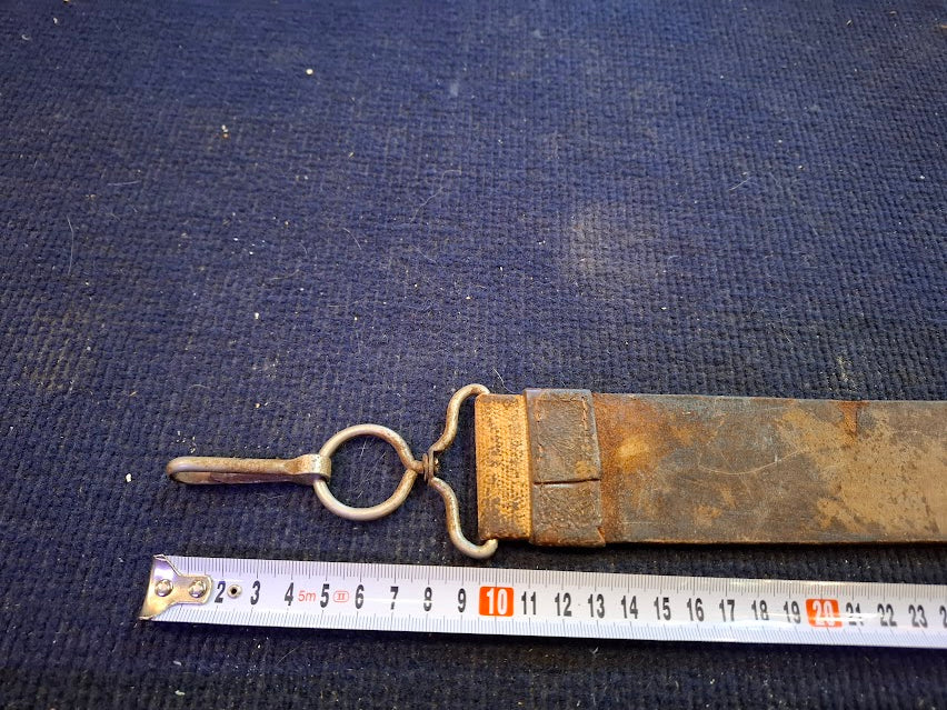 Vintage Knife sharpener made of processed leather [TOL10275]