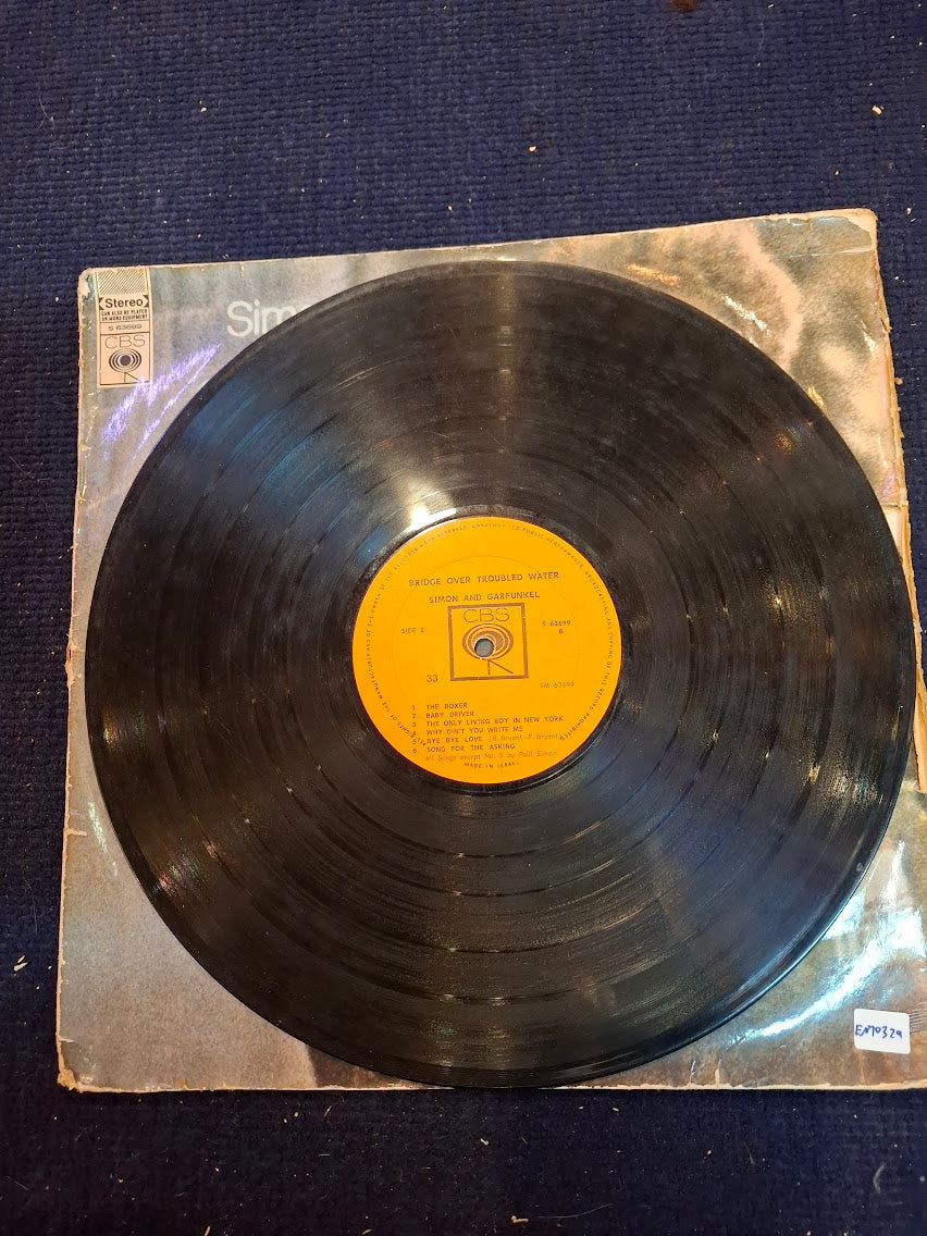 Simon and Garfunkel - Bridge over troubled water record [ENT10329]