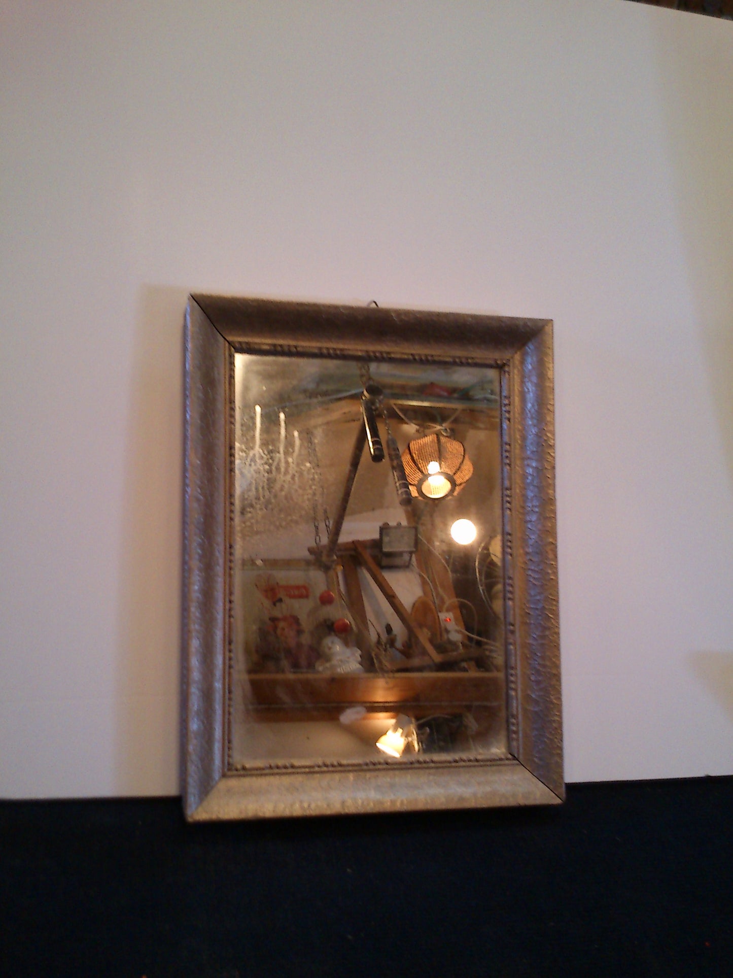 Vintage mirrow in wood frame [ART10111]