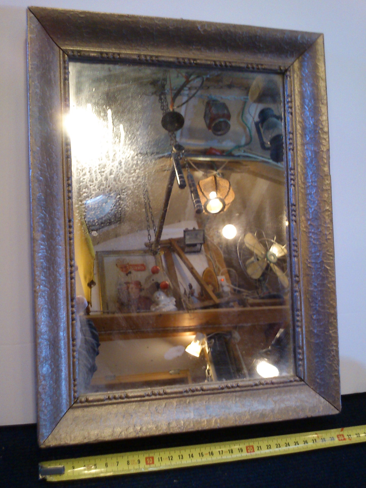 Vintage mirrow in wood frame [ART10111]