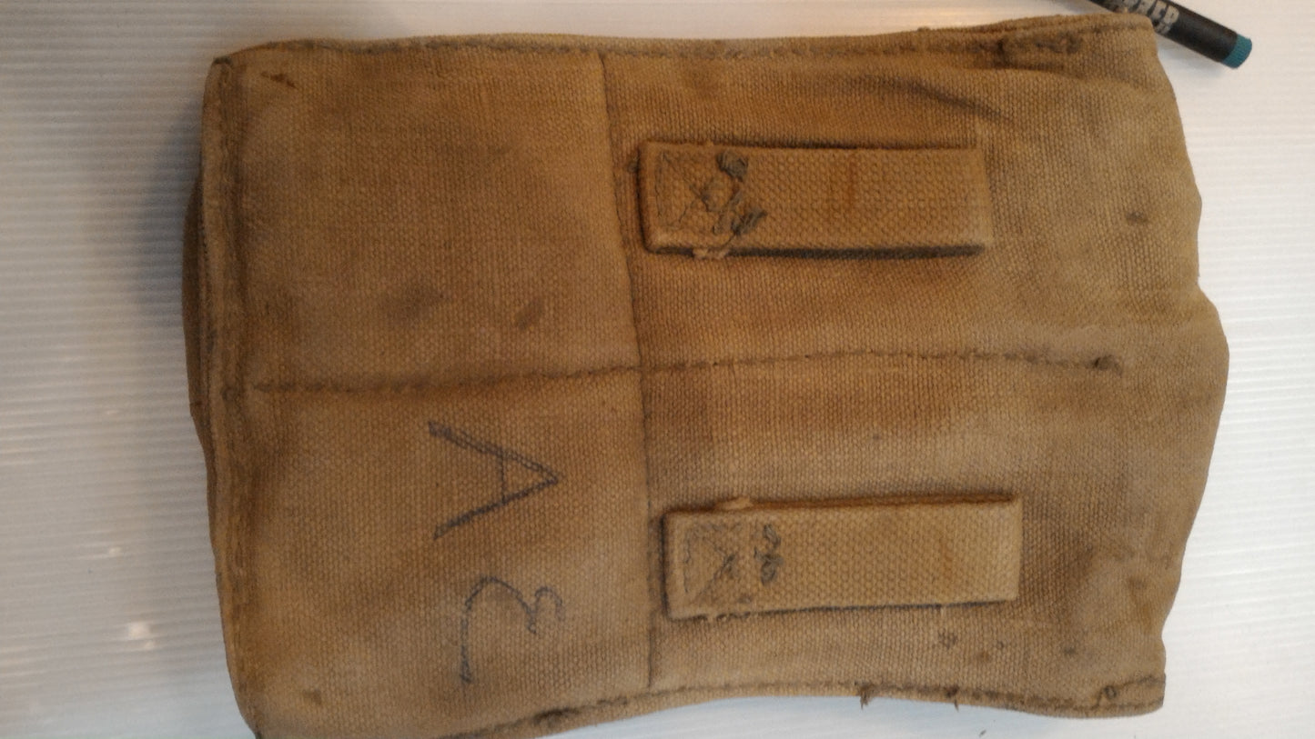 Old military Pouch [ARM10115]