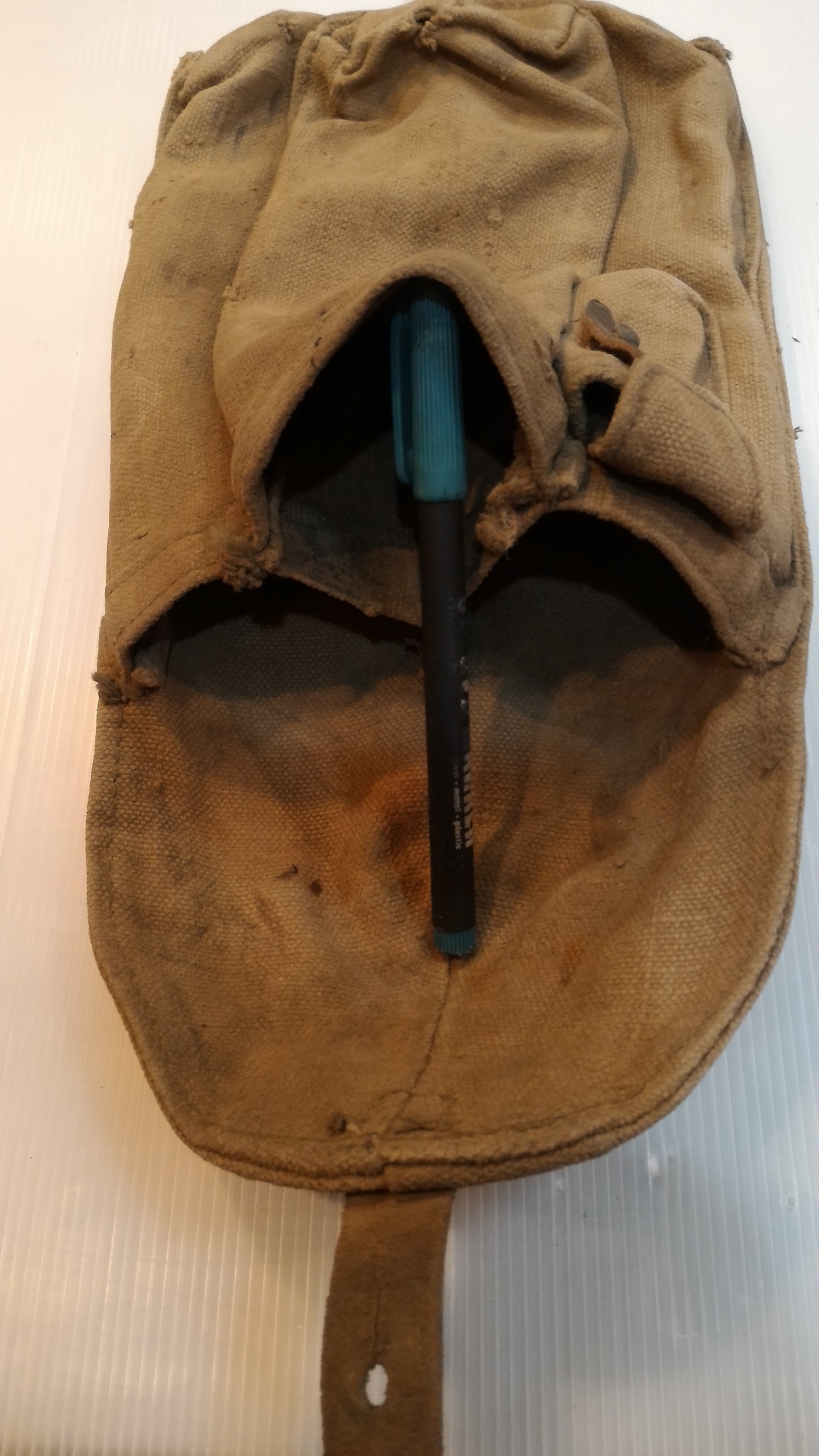 Old military Pouch [ARM10115]