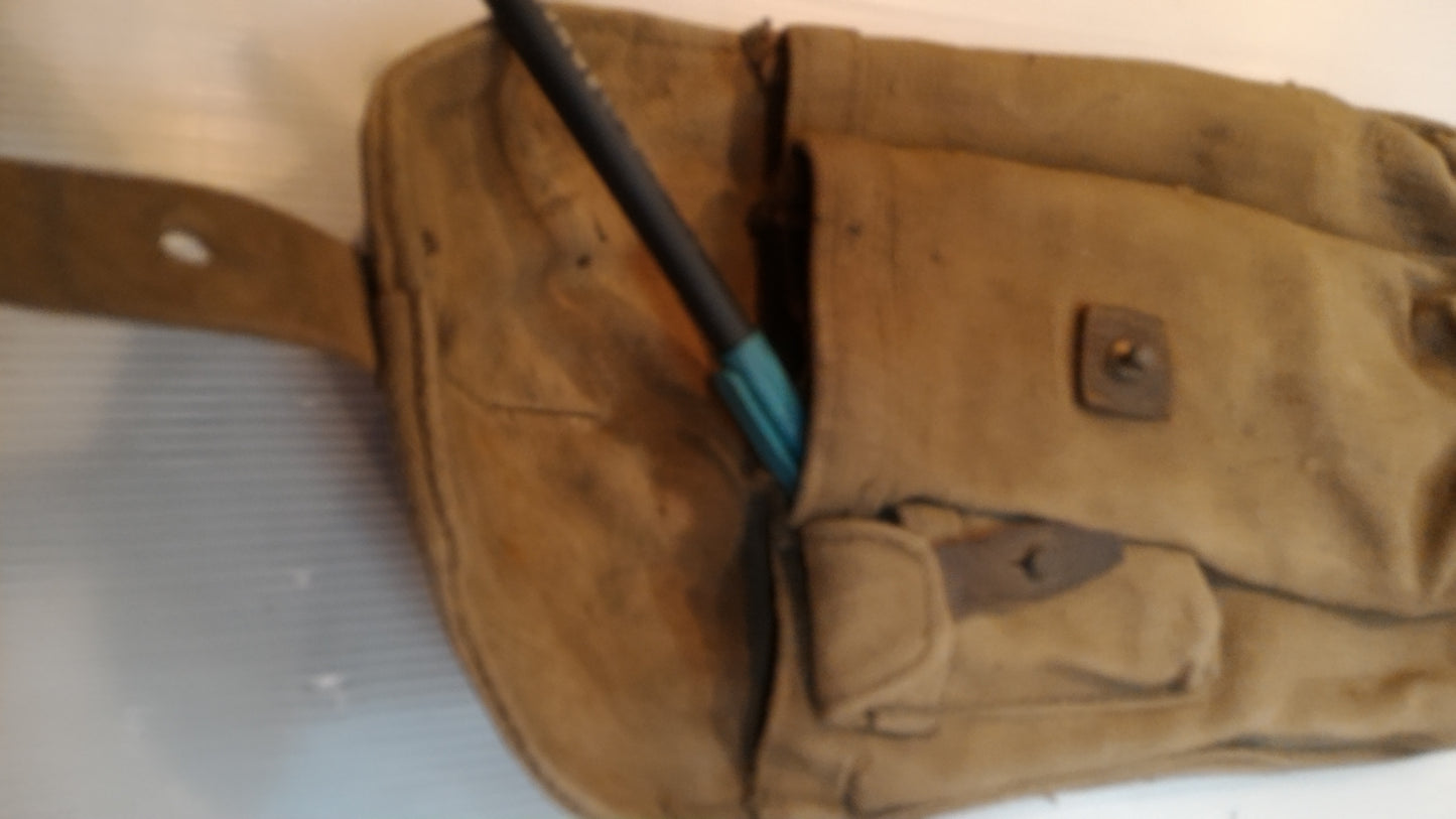 Old military Pouch [ARM10115]