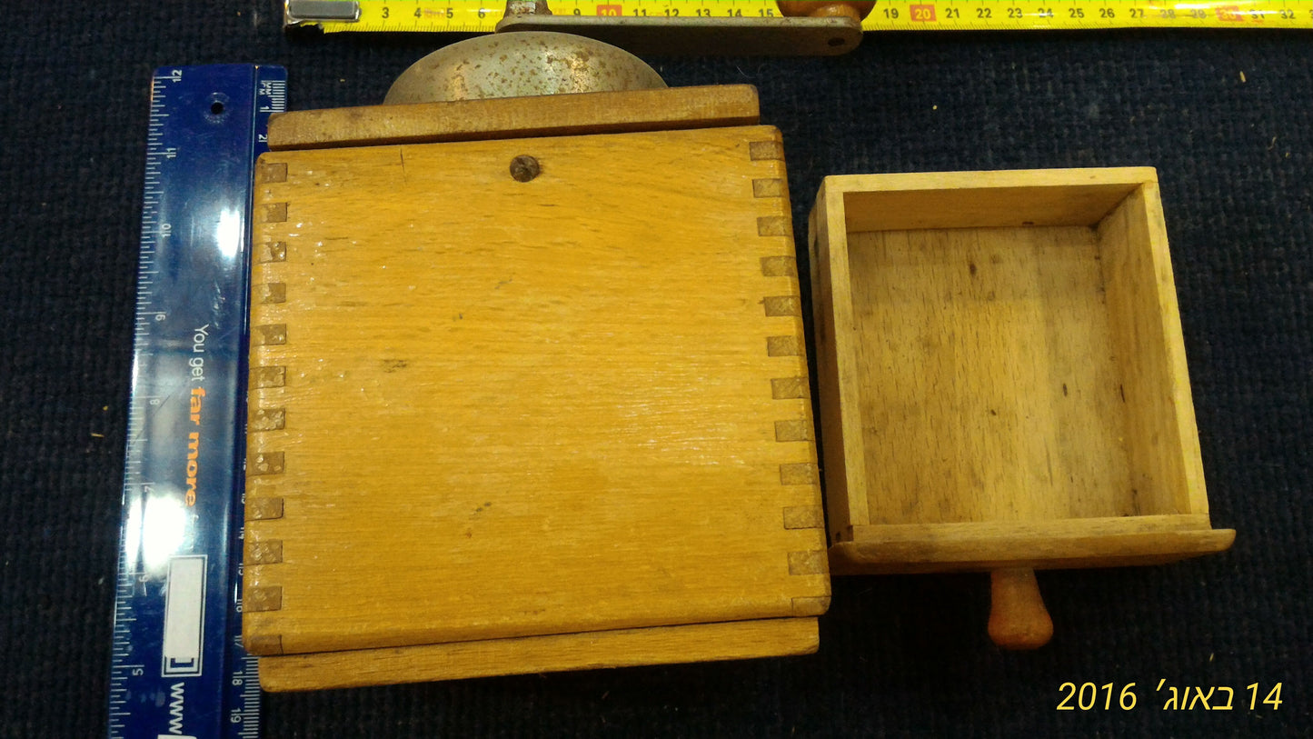 Vintage Coffee and spice grinder [OTH10108]