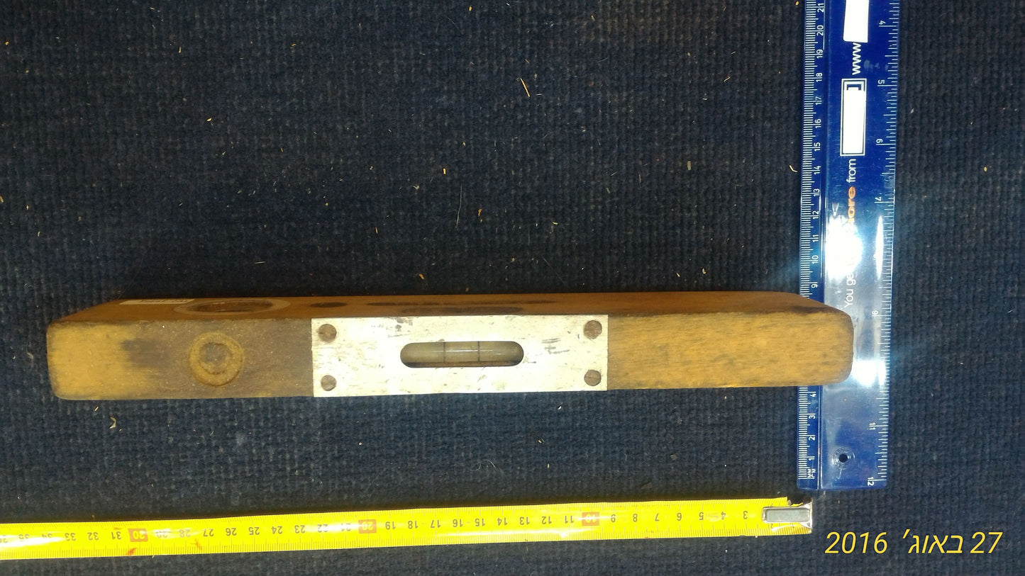 Vintage wooden water level [TOL10101]