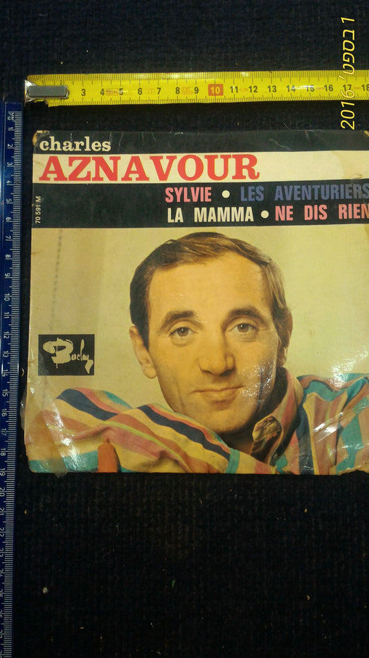 Aznavour Charles record [ENT10113]
