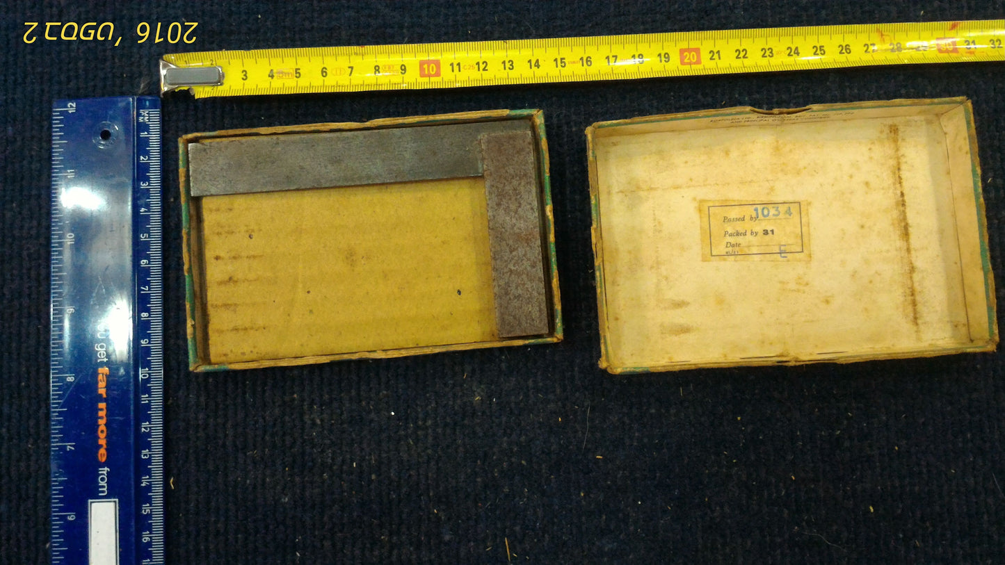 Vintage Straight angle metal [TOL10111]