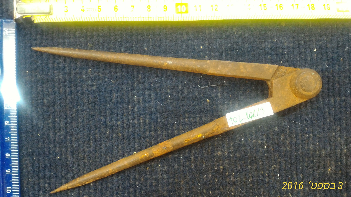 Compass geometry metal [TOL10113]