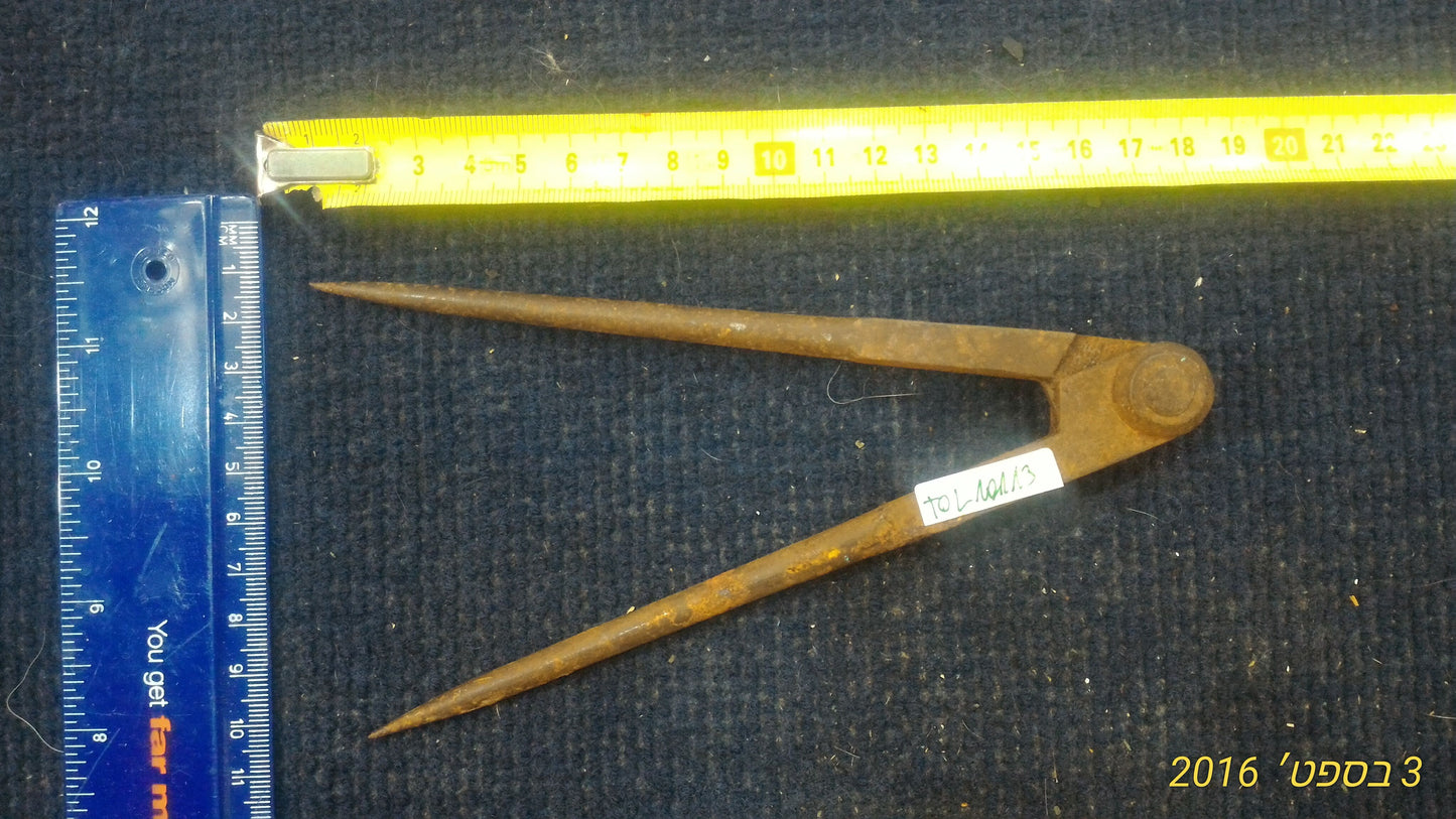 Compass geometry metal [TOL10113]