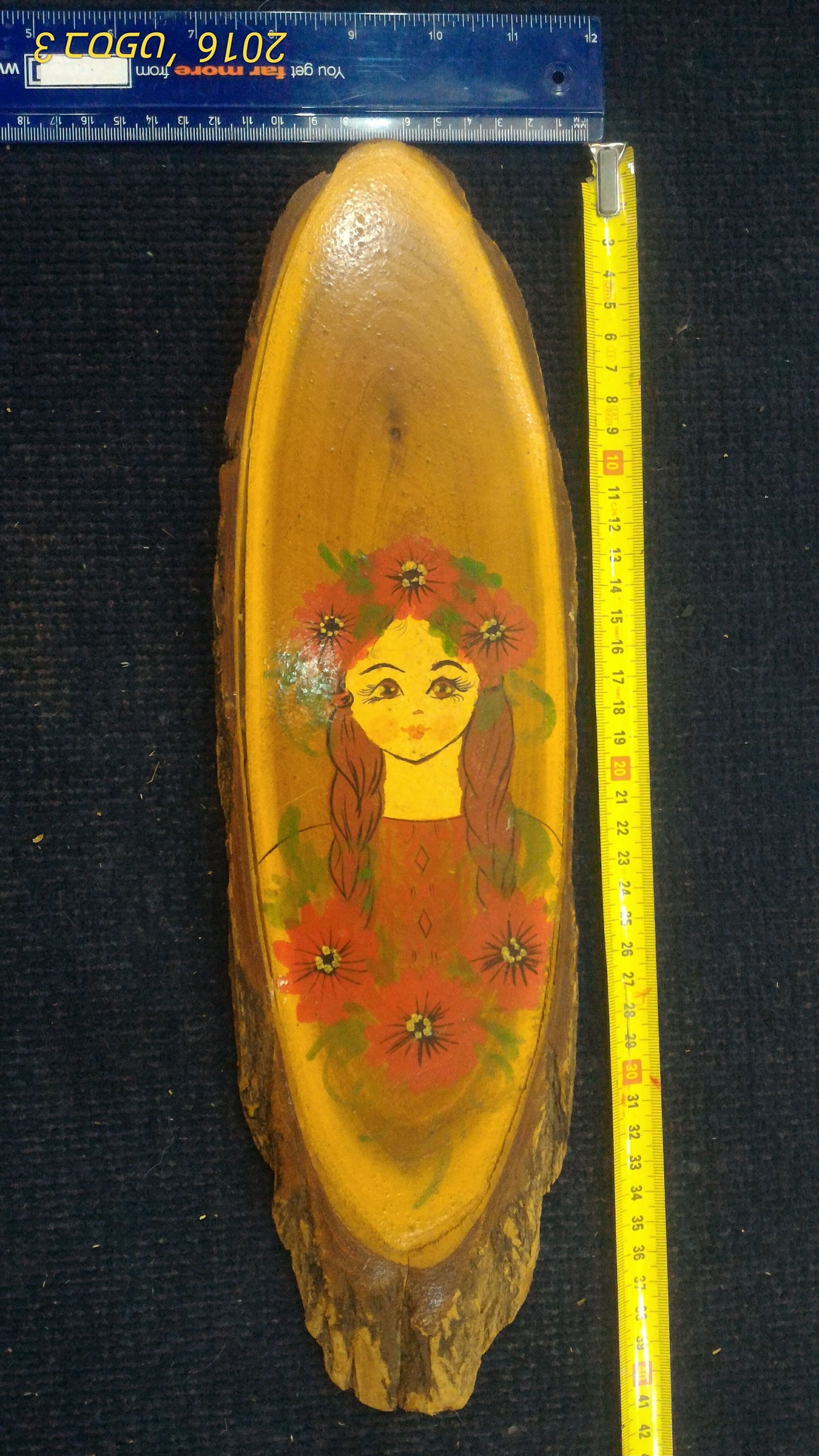 Vintage Paint on olive wood [ART10115]