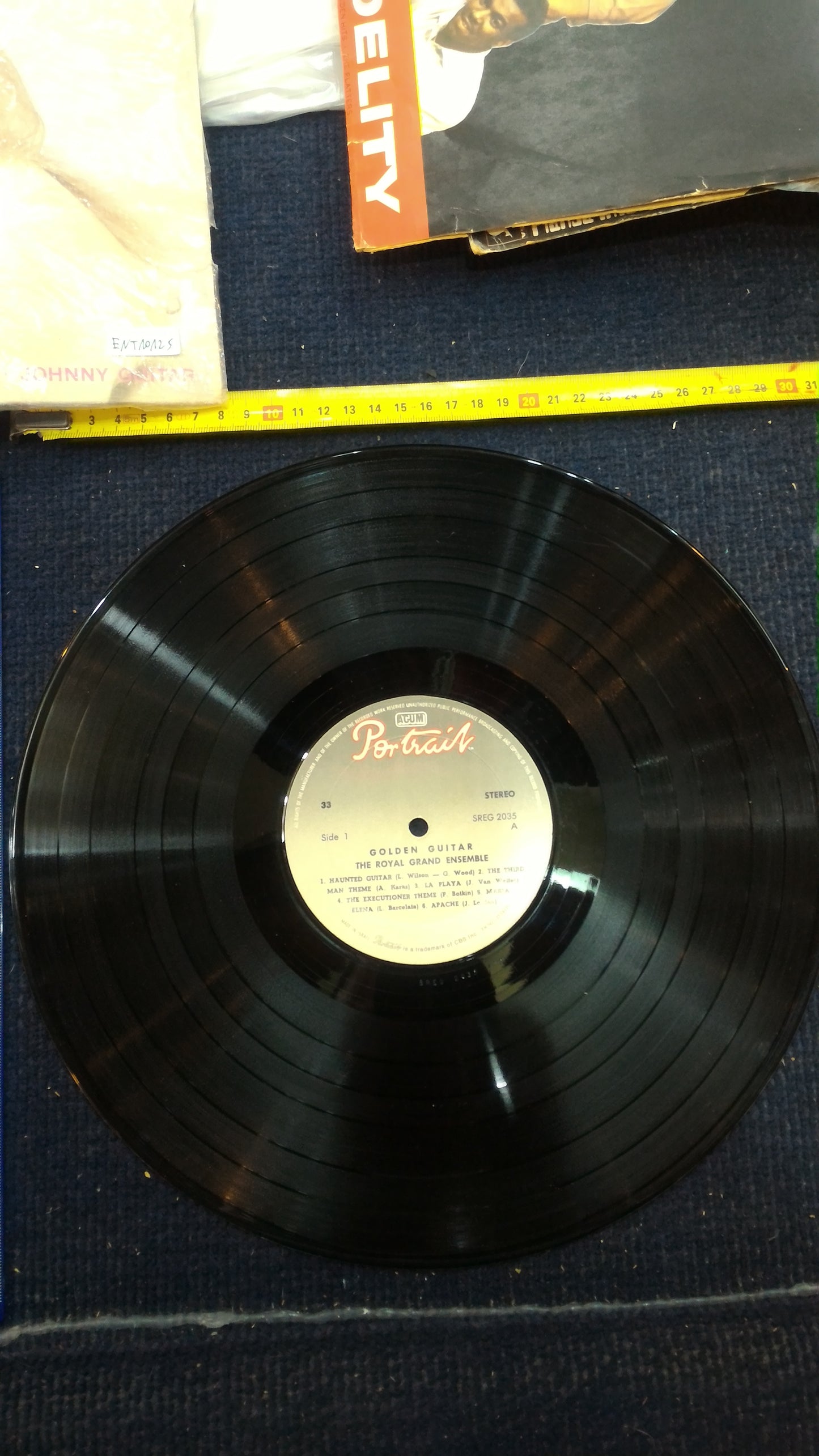Golden Guitar record [ENT10125]