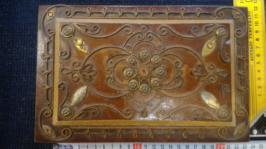 Old wood package box & music [OTH10144]