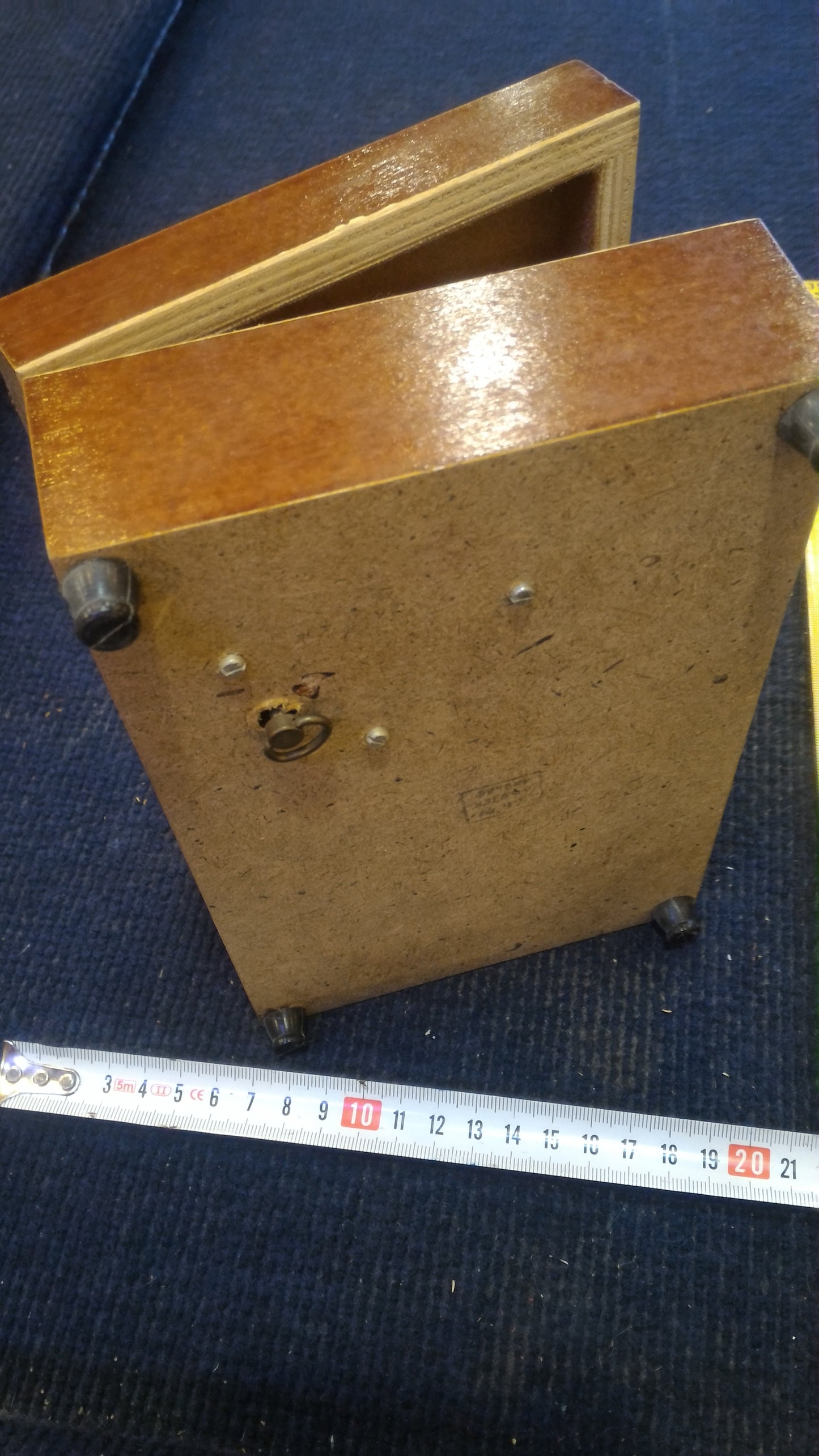 Old wood package box & music [OTH10144]