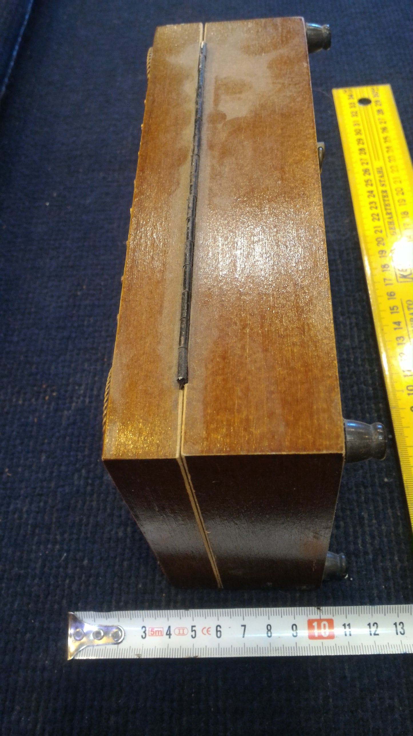 Old wood package box & music [OTH10144]