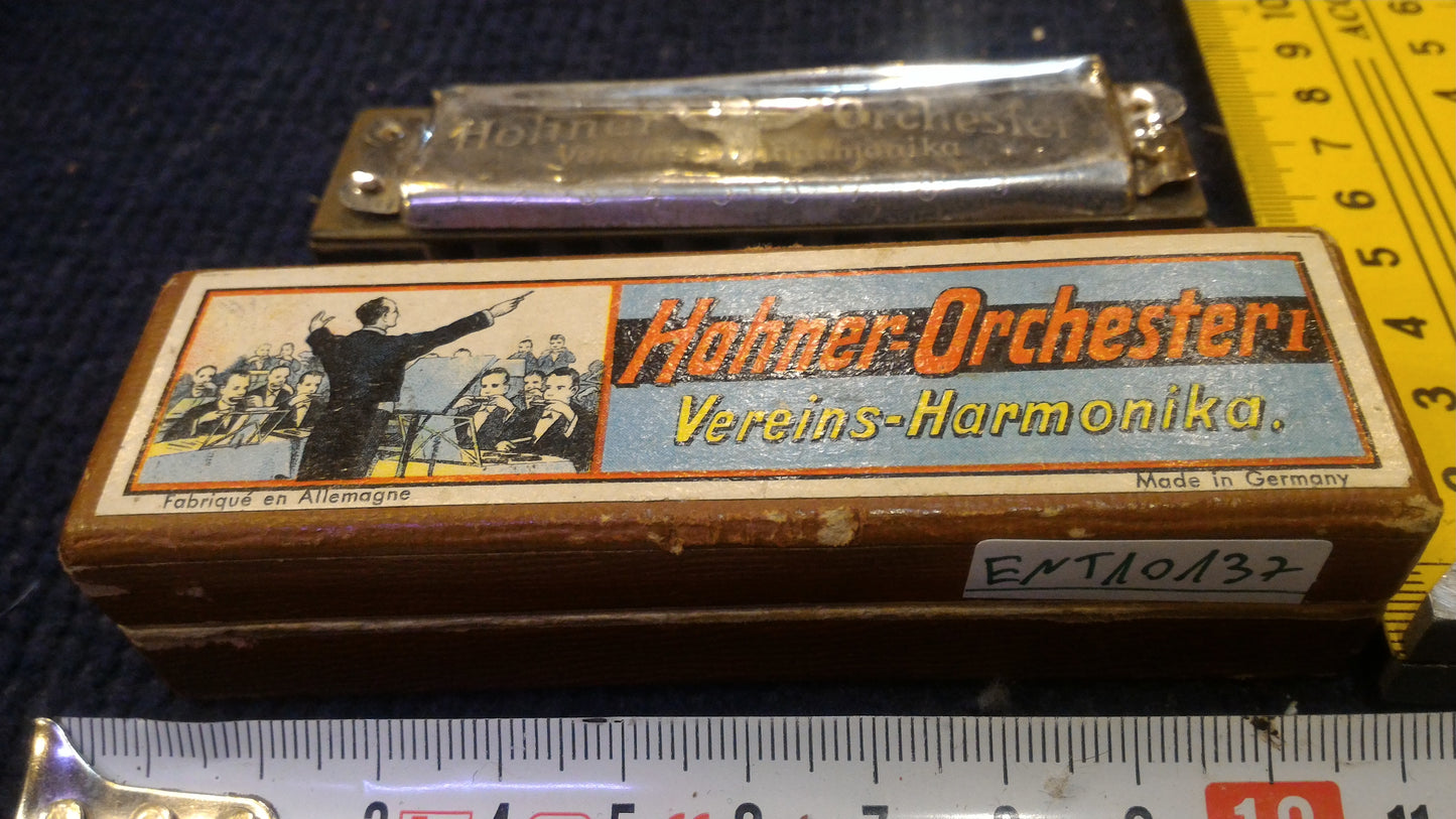 Old Harmonica [ENT10137]
